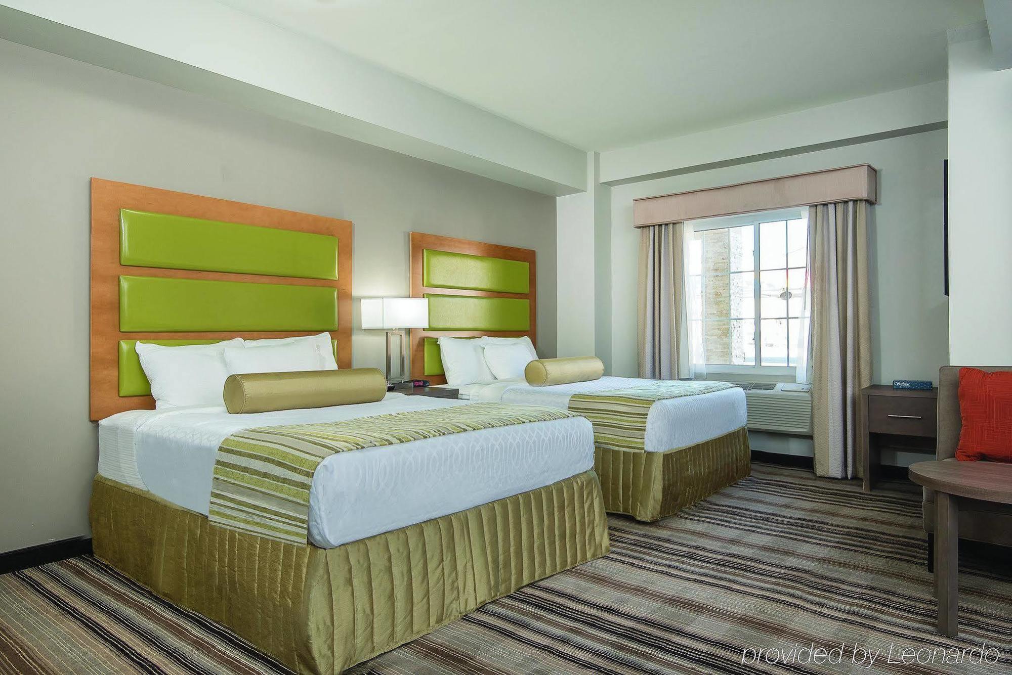 La Quinta By Wyndham Brooklyn East Hotel New York Exterior foto