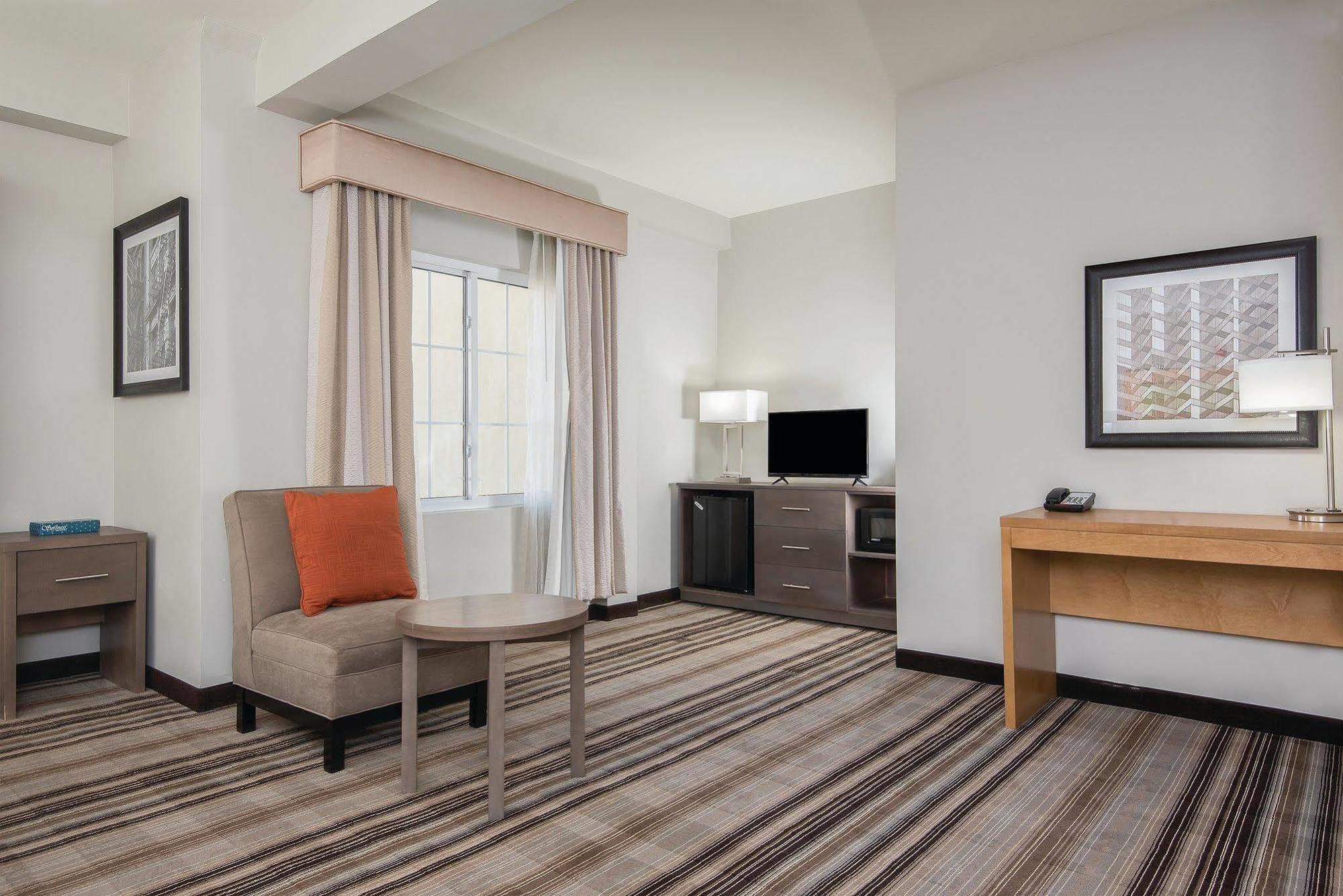 La Quinta By Wyndham Brooklyn East Hotel New York Exterior foto