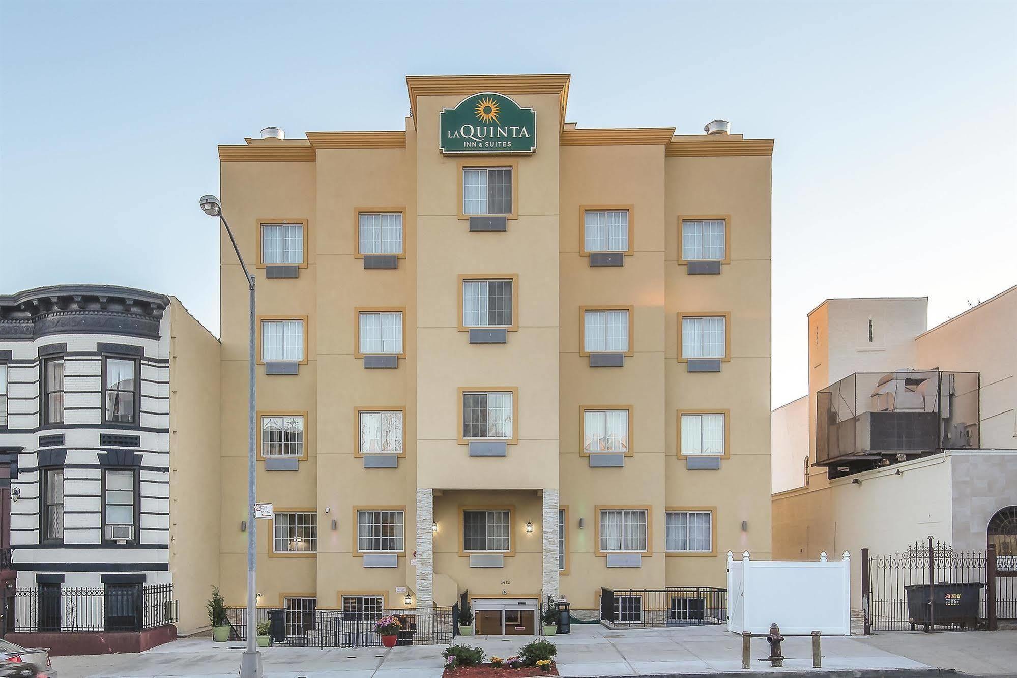 La Quinta By Wyndham Brooklyn East Hotel New York Exterior foto