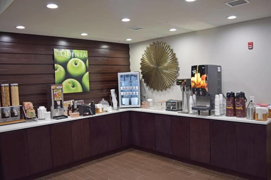 La Quinta By Wyndham Brooklyn East Hotel New York Exterior foto